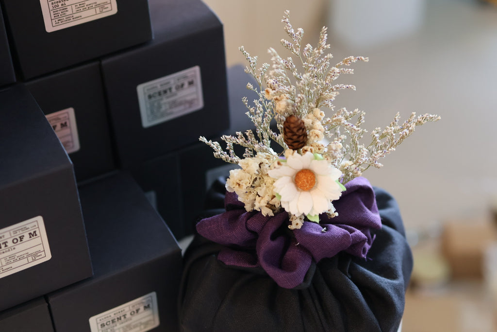 ALOHA SCENT SCENT OF M gift packaging with bojagi wrapping and dried flowers