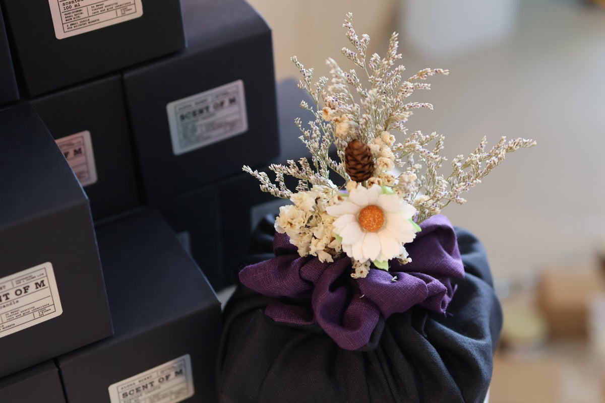 ALOHA SCENT SCENT OF M gift packaging with bojagi wrapping and dried flowers